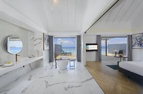 OUTRIGGER Maldives Maafushivaru Resort