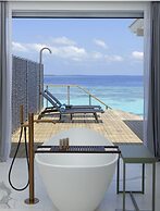 OUTRIGGER Maldives Maafushivaru Resort