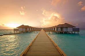 OUTRIGGER Maldives Maafushivaru Resort