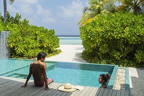OUTRIGGER Maldives Maafushivaru Resort