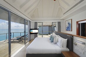 OUTRIGGER Maldives Maafushivaru Resort