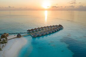 OUTRIGGER Maldives Maafushivaru Resort