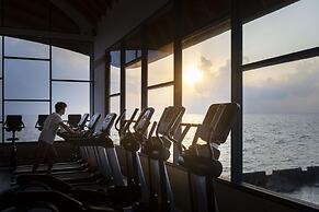 OUTRIGGER Maldives Maafushivaru Resort