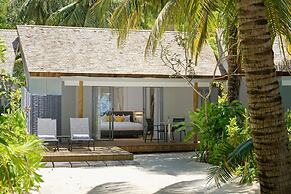 OUTRIGGER Maldives Maafushivaru Resort