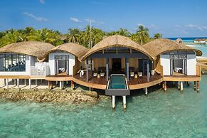 OUTRIGGER Maldives Maafushivaru Resort