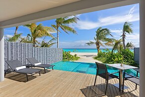 OUTRIGGER Maldives Maafushivaru Resort