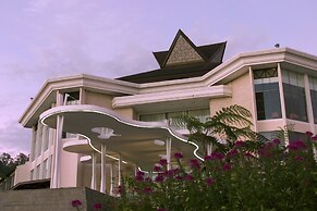 Mikie Holiday Resort & Hotel