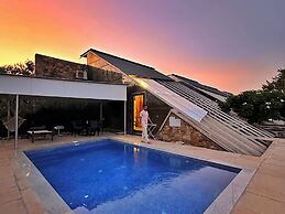 Mana Hotel