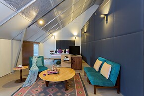 Mana Hotel