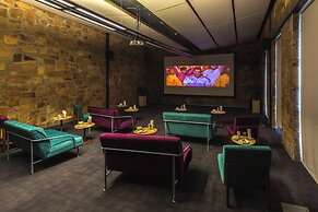Mana Hotel