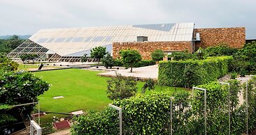 Mana Hotel