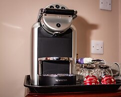 Beaumont House with FREE off-site Health Club - Adults Only