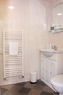 Beaumont House with FREE off-site Health Club - Adults Only