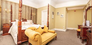 Beaumont House with FREE off-site Health Club - Adults Only