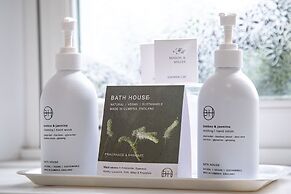 Beaumont House with FREE off-site Health Club - Adults Only