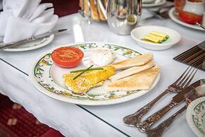 Beaumont House with FREE off-site Health Club - Adults Only