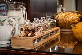 Beaumont House with FREE off-site Health Club - Adults Only