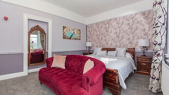 Beaumont House with FREE off-site Health Club - Adults Only