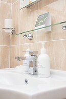 Beaumont House with FREE off-site Health Club - Adults Only