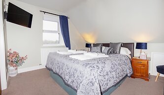 Beaumont House with FREE off-site Health Club - Adults Only