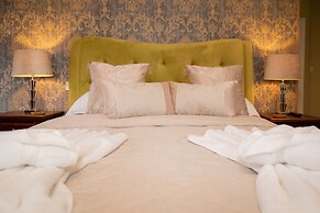 Beaumont House with FREE off-site Health Club - Adults Only