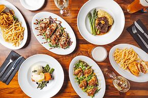 Hilton Garden Inn Milwaukee Downtown