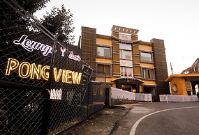 Hotel Pong View