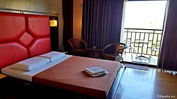 Hollywood Drive-In Hotel