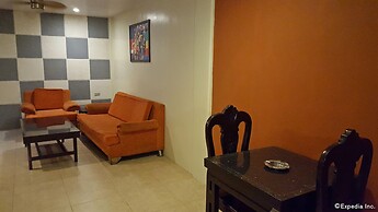 Hollywood Drive-In Hotel