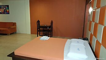 Hollywood Drive-In Hotel