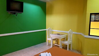 Hollywood Drive-In Hotel