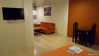 Hollywood Drive-In Hotel