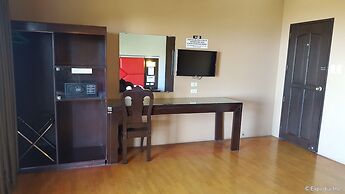 Hollywood Drive-In Hotel