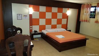 Hollywood Drive-In Hotel