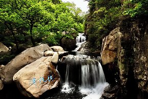 Crowne Plaza Qingdao Ocean Spring Resort by IHG