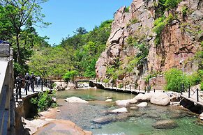 Crowne Plaza Qingdao Ocean Spring Resort by IHG