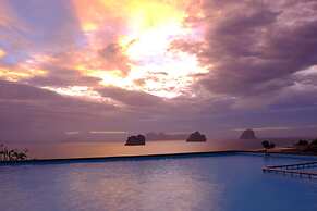 Koh Ngai Cliff Beach Resort