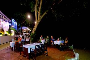 Koh Ngai Cliff Beach Resort