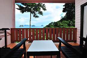 Koh Ngai Cliff Beach Resort