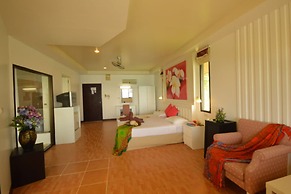 Koh Ngai Cliff Beach Resort