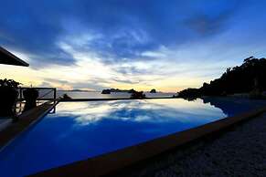 Koh Ngai Cliff Beach Resort