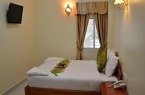 Green Centre Point Inn