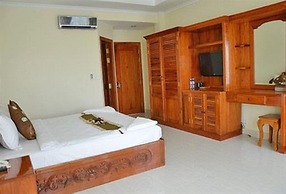 Green Centre Point Inn