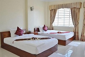 Green Centre Point Inn