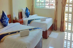 Green Centre Point Inn