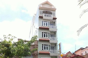 Green Centre Point Inn