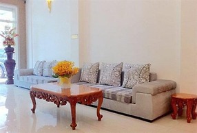 Green Centre Point Inn