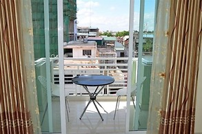 Green Centre Point Inn