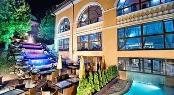 Royal Grand Hotel (Truskavets)