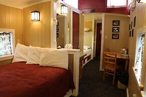 Red Caboose Motel